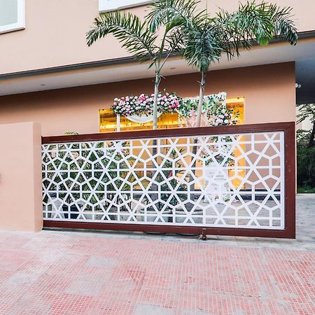 Super Townhouse Viraj Khand Formerly Veridian Inn Chinhat Екстериор снимка
