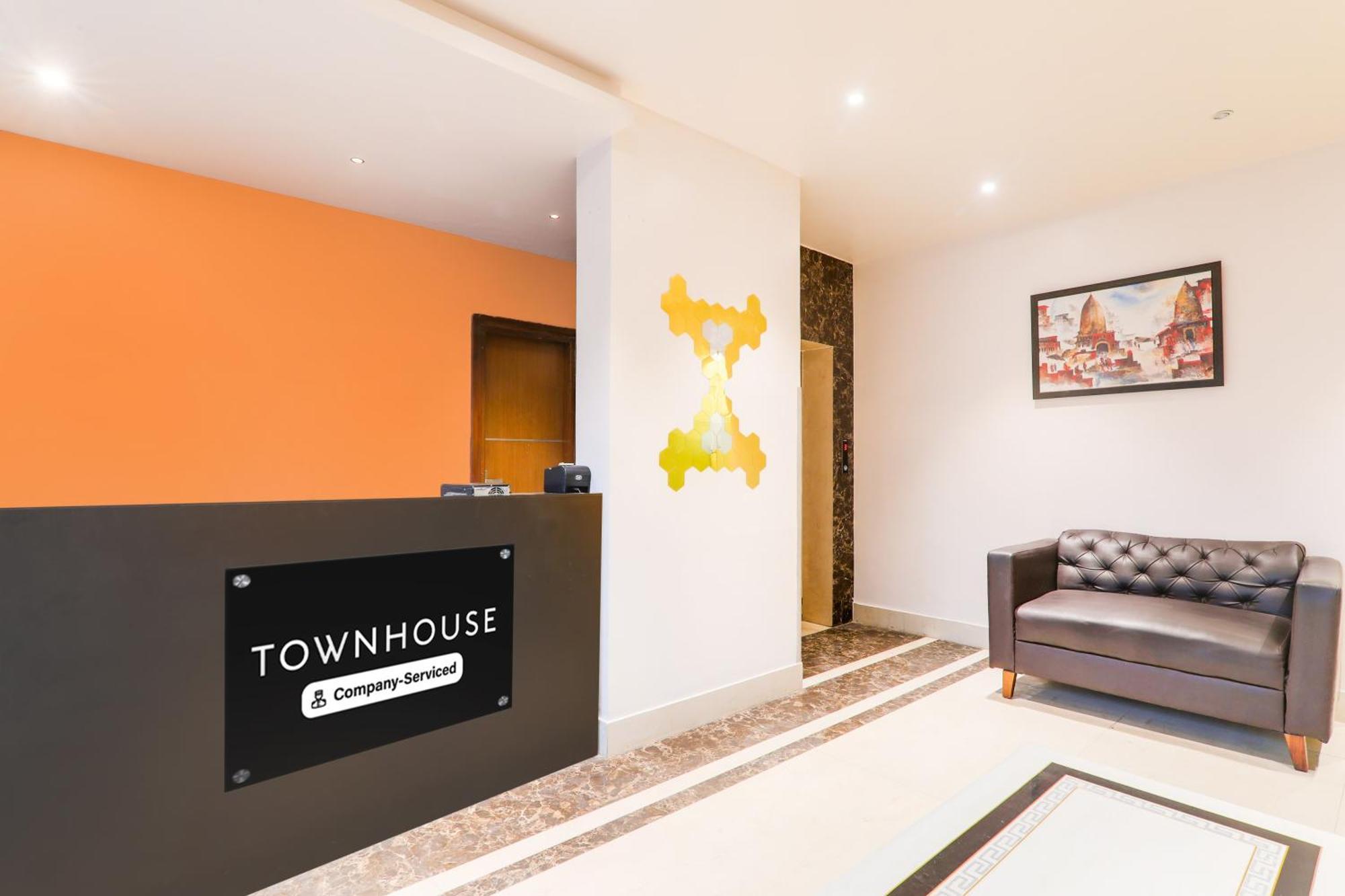 Super Townhouse Viraj Khand Formerly Veridian Inn Chinhat Екстериор снимка