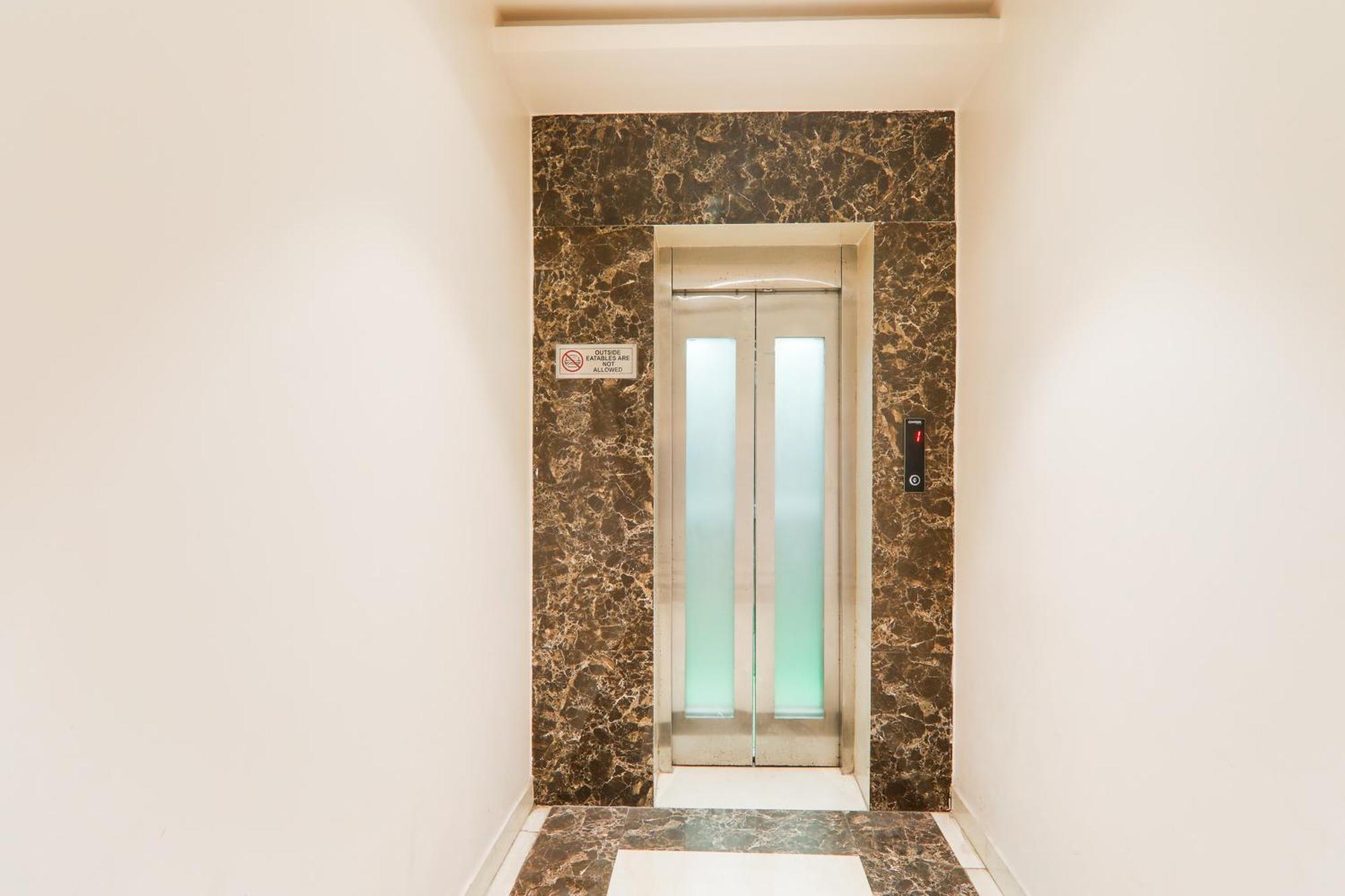 Super Townhouse Viraj Khand Formerly Veridian Inn Chinhat Екстериор снимка
