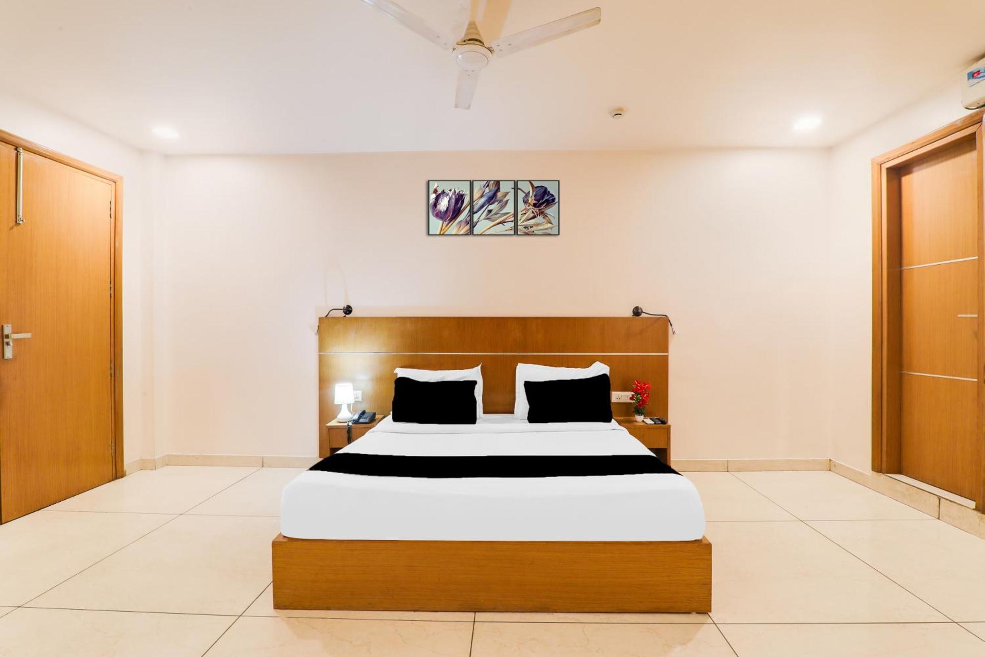 Super Townhouse Viraj Khand Formerly Veridian Inn Chinhat Екстериор снимка