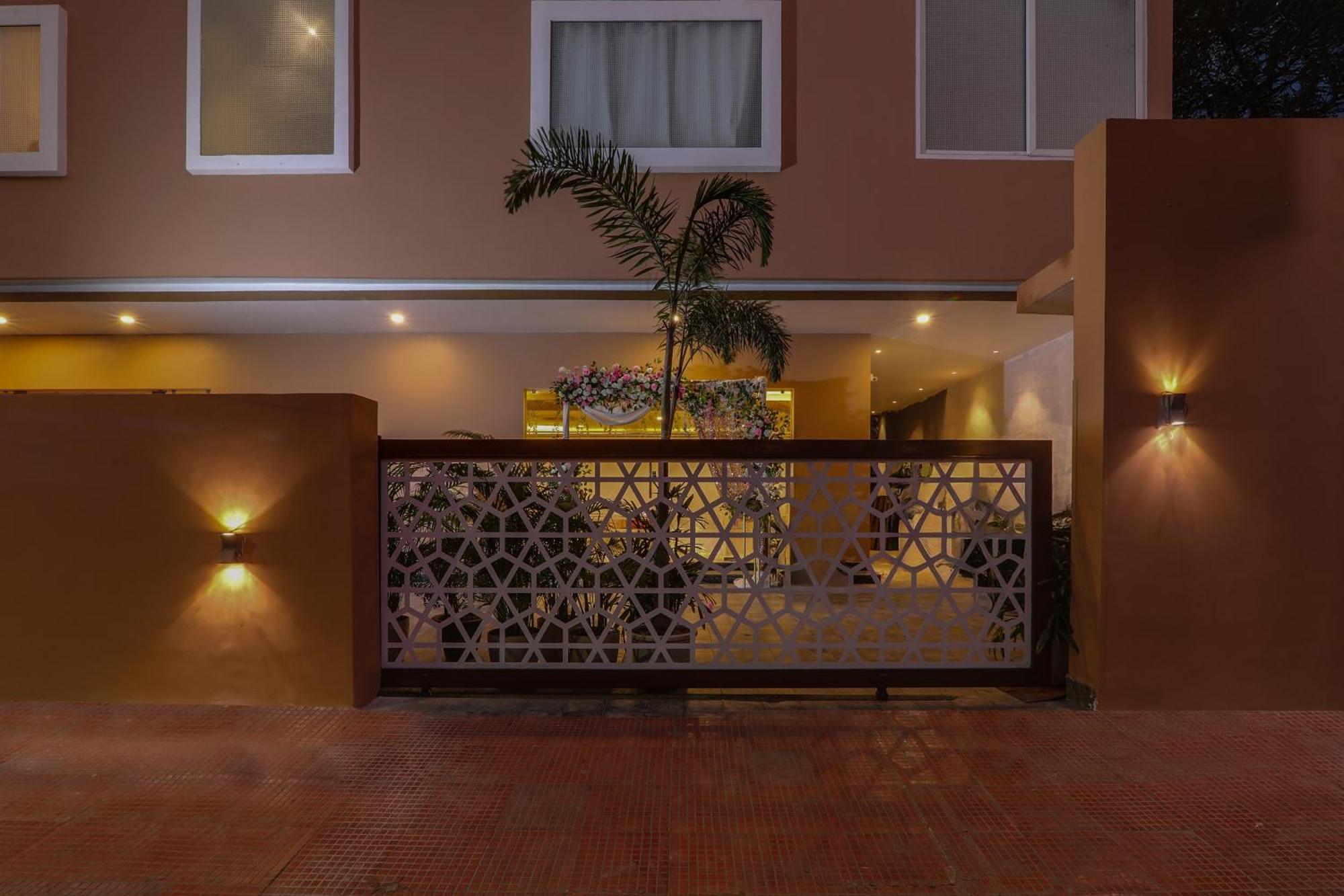 Super Townhouse Viraj Khand Formerly Veridian Inn Chinhat Екстериор снимка