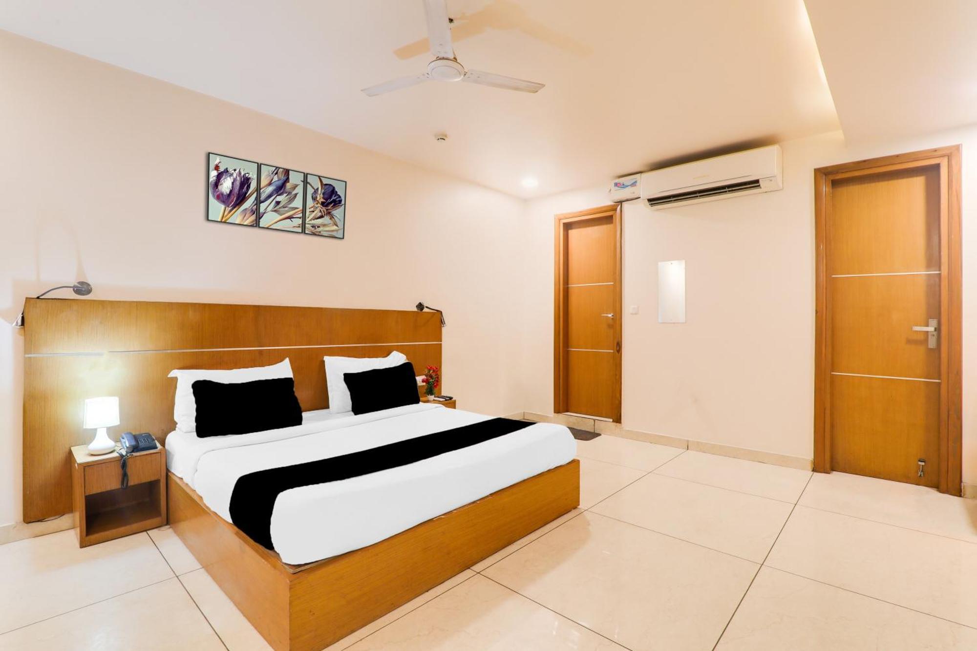 Super Townhouse Viraj Khand Formerly Veridian Inn Chinhat Екстериор снимка