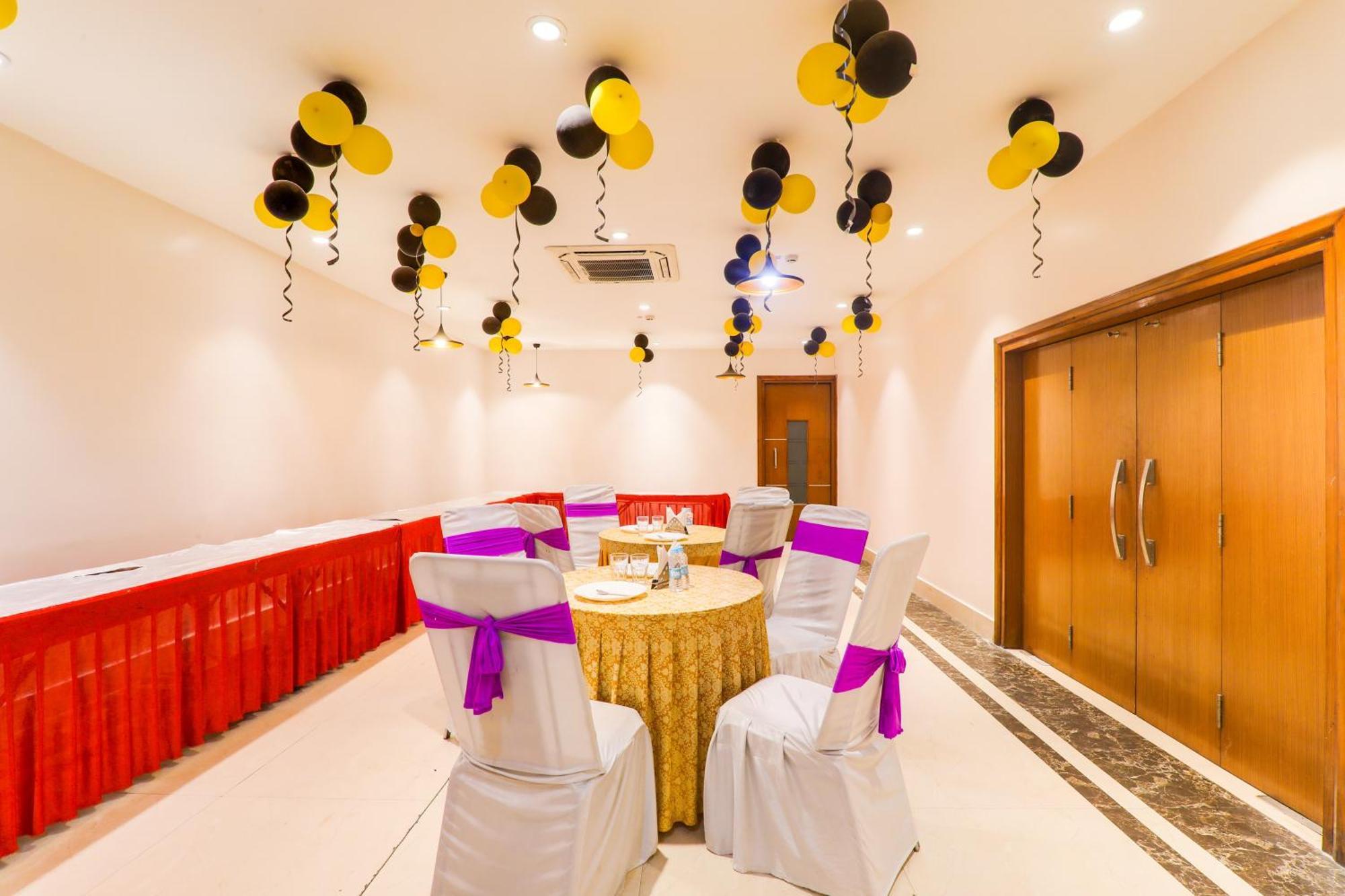 Super Townhouse Viraj Khand Formerly Veridian Inn Chinhat Екстериор снимка